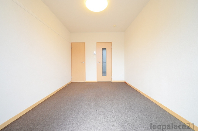 【洋室】 | レオパレストウメイ