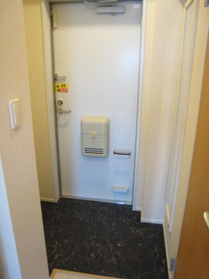 【玄関】 | ミランダコスタ　Ⅴ | 玄関には姿見やシューズボックス有り