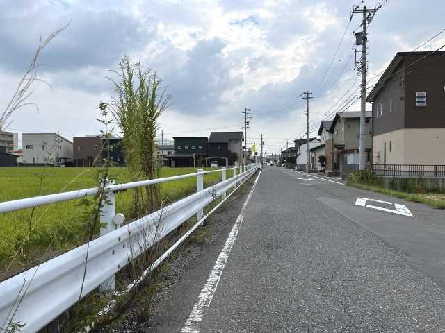 ５５３３６　岐阜市下奈良土地の前面道路含む現地写真