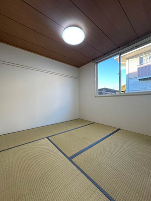 【和室】 | ノアズ・アークB | 和室4.5帖☆リビングダイニングキッチンから繋がる角部屋です！赤ちゃんのごろごろやハイハイはやっぱり和室がよかったりします♪