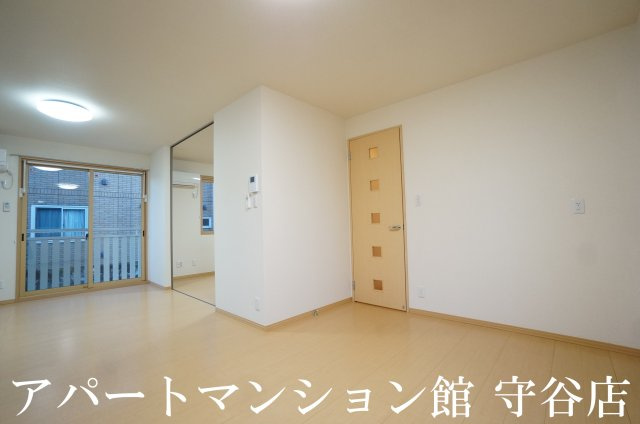 ハイツ・クレール坂東Bの居間・リビング