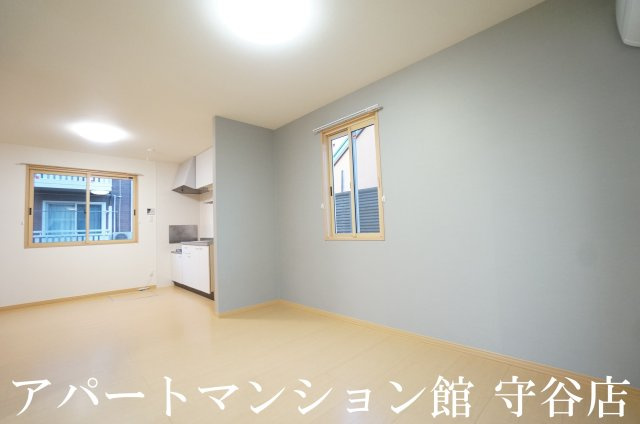 ハイツ・クレール坂東Bの居間・リビング