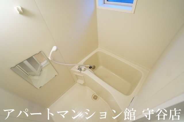 ハイツ・クレール坂東Bの浴室