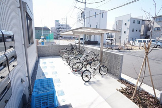 【その他共用部分】 | サイクルラック設置の自転車置場です。