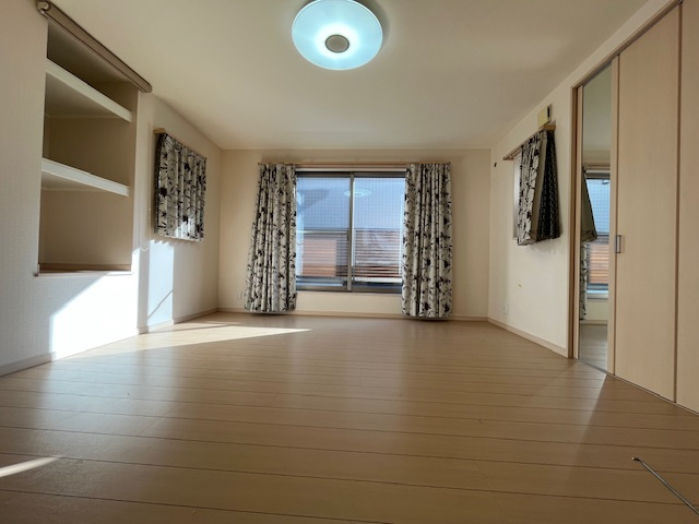 大阪狭山市半田２丁目一戸建の寝室