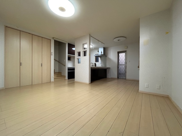 大阪狭山市半田２丁目一戸建の居間・リビング