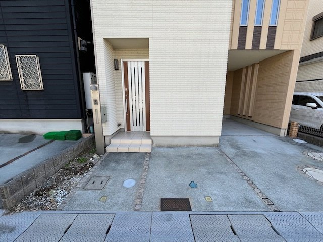 大阪狭山市半田２丁目一戸建のエントランス