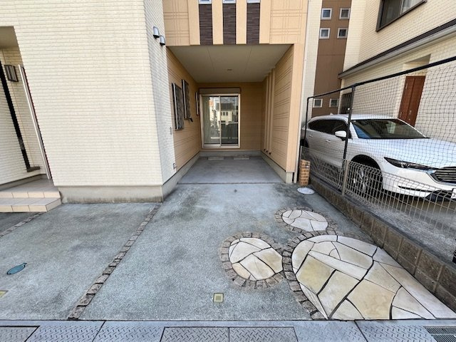 大阪狭山市半田２丁目一戸建の駐車場