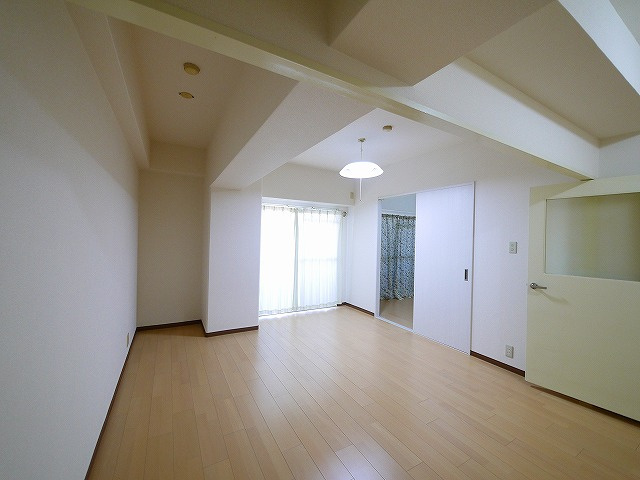 SSKビルの居間・リビング|ゆったりとした居間です