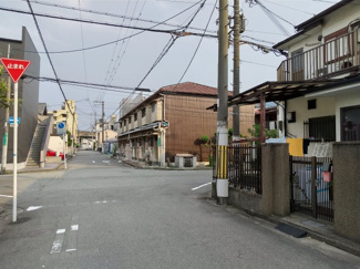 【前面道路含む現地写真】