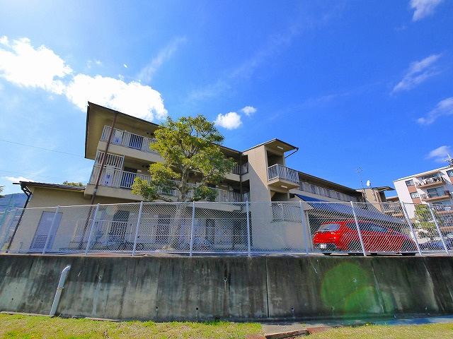 和州ロイヤルビルの外観|建物外観を気になさる方へ、見た目の良い物件です