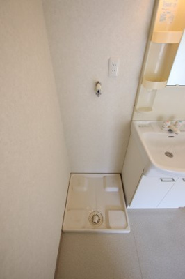 【設備】 | マンションサンライズ壱番館 | 室内洗濯機置場