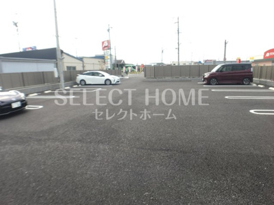 【駐車場】 | Ｍｉｌｄ | 駐車場があるので、車を買う予定の方も安心です
