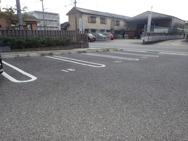 Sun State東海の駐車場