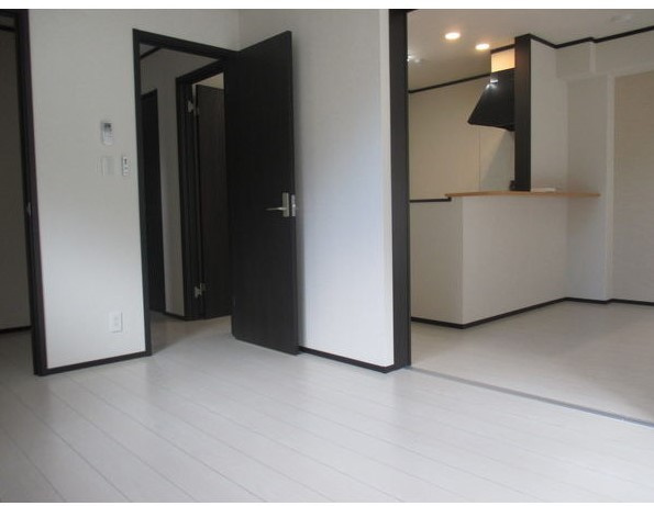 リジェール松波の洋室