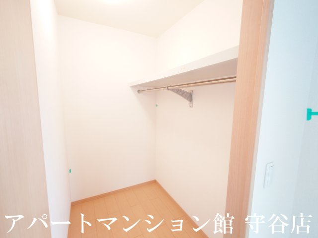 リビングタウン陽光台Aの内装|反転です