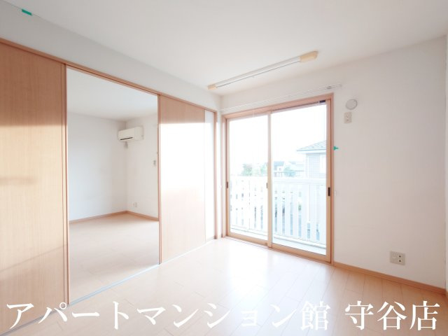 リビングタウン陽光台Aの内装|反転です