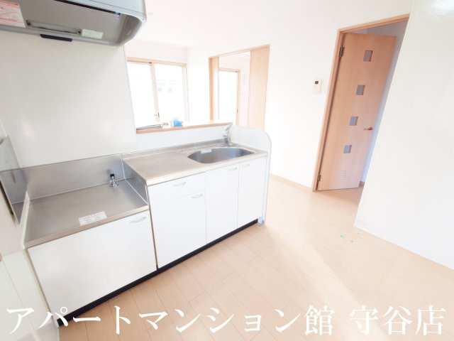 リビングタウン陽光台Aのキッチン|反転です