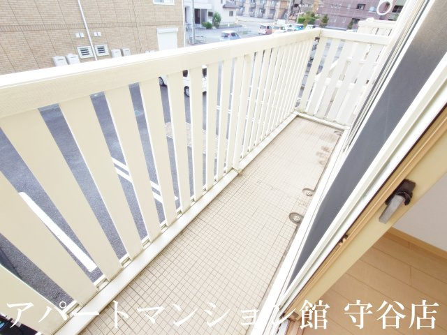 リビングタウン陽光台Aのバルコニー|類似です