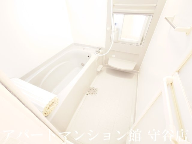 リビングタウン陽光台Aの浴室|反転です