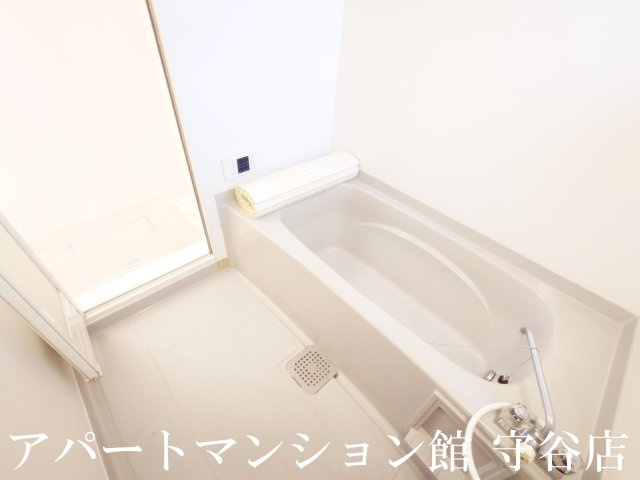 リビングタウン陽光台Aの浴室|反転です
