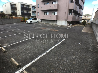 【駐車場】 | Ｍ・エスパシオ | 駐車場があるので、車を買う予定の方も安心です
