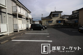 【駐車場】