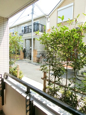 【展望】 | Opus residence Meguro senzoku | 同間取り1階からの眺望です