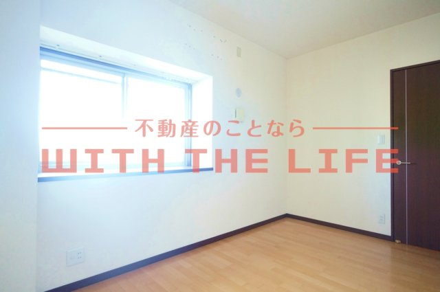 エイルマンション諏訪野エクシア【キャッシュバック対象物件】の洋室|落ち着いた色調の洋室です
