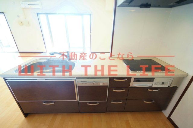 エイルマンション諏訪野エクシア【キャッシュバック対象物件】のキッチン|コンパクトなキッチンで掃除もラクラク