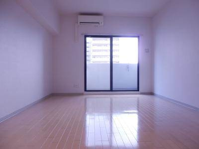 インベスト京都堀川の洋室