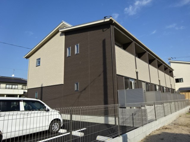 総社市溝口のアパートの外観