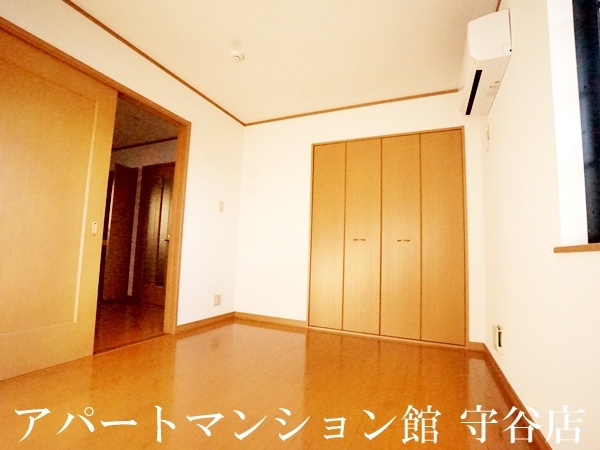 グランドールきぬの里の洋室