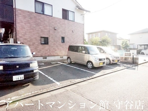 グランドールきぬの里の駐車場