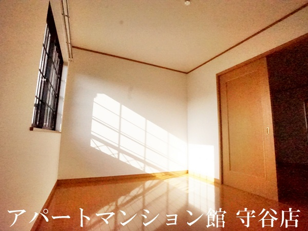 グランドールきぬの里の洋室