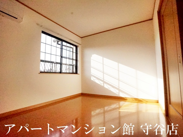 グランドールきぬの里の洋室