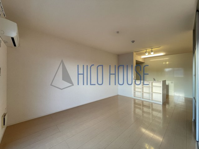 カルチェAの居間・リビング