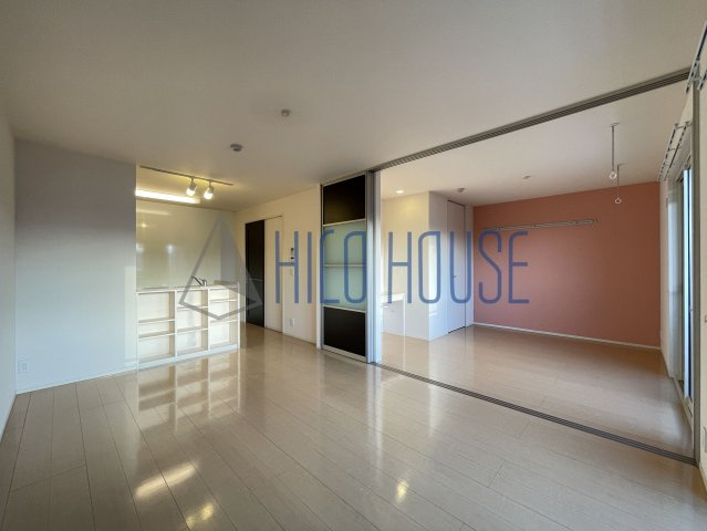 カルチェAの居間・リビング