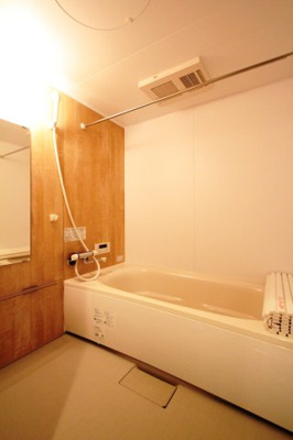 【浴室】 | ラヴィーヌ芝の内A | 浴室乾燥機・追い焚き付きの広いお風呂