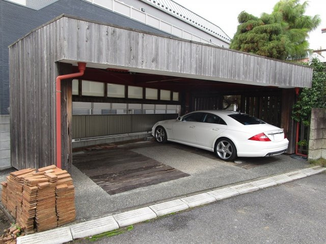 【駐車場】