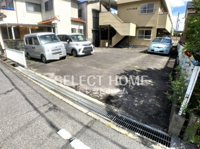 【駐車場】 | ロイヤル城南 | 駐車場があります