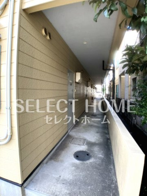 【エントランス】 | ロイヤル城南 | 落ち着いたエントランスです