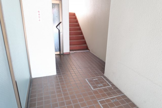 グレースガーデン香里のエントランス|１階エントランス