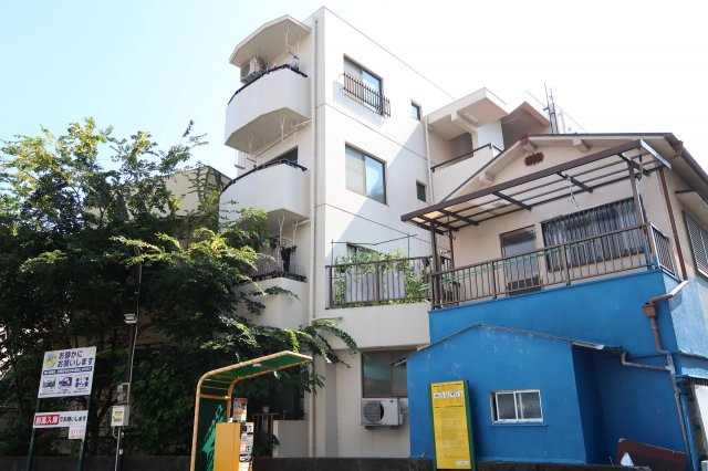 グレースガーデン香里の外観|別角度からの外観