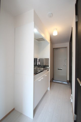 【キッチン】 | リバレインⅢ | きれいなキッチンです