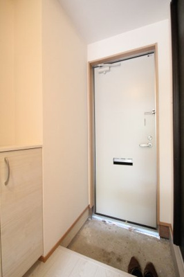 【玄関】 | リバレインⅢ | 玄関です