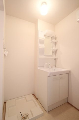 【洗面所】 | リバレインⅢ | 忙しい朝には欠かせない洗面所です