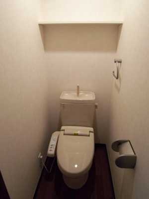 【トイレ】 | セリジェ花陽 | 落ち着いたトイレで、ウオッシュレットもついています