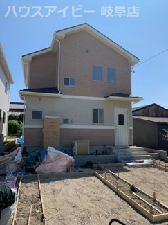 【外観】 | 岐阜市東鶉５丁目　新築戸建　全2棟　オール電化住宅　駐車スペース並列3台可能