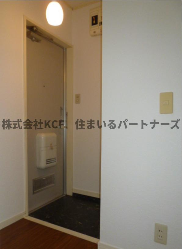 メゾン・エクセルⅡの玄関|収納もある玄関です
